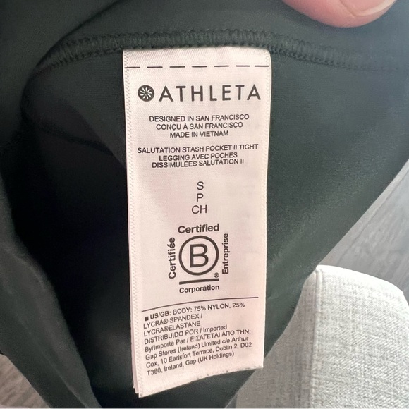 Athleta Salutation Stash Pocket II Tight Legging dark green sz small - Picture 11 of 12
